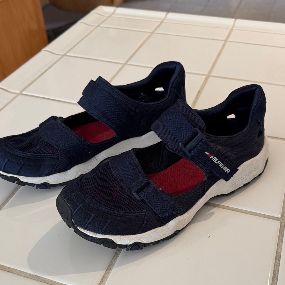 Tommy Hilfiger hiking sandals blue 9